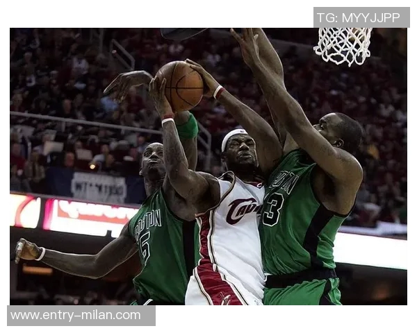 热火詹姆斯化身黑化战士狂砍内线无人能挡